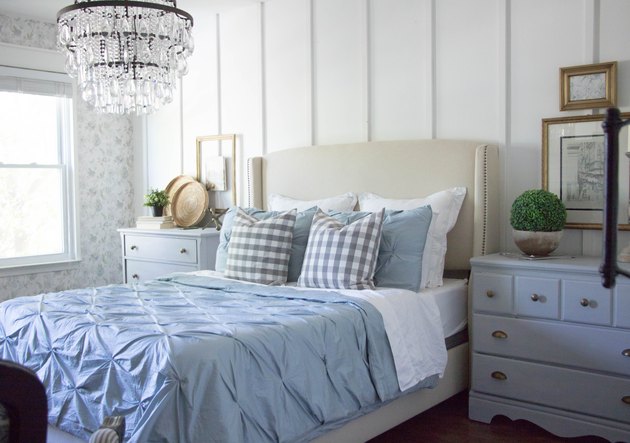 7 Modern Farmhouse Bedroom Lighting Ideas | Hunker