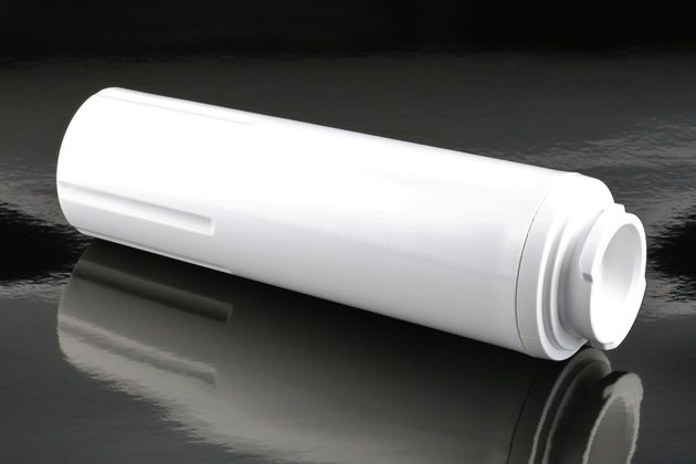 Refrigerator/Freezer disposable water filter