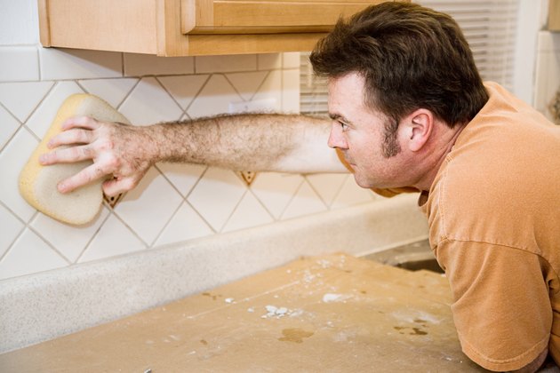 Tilesetter Wipes Down Tile