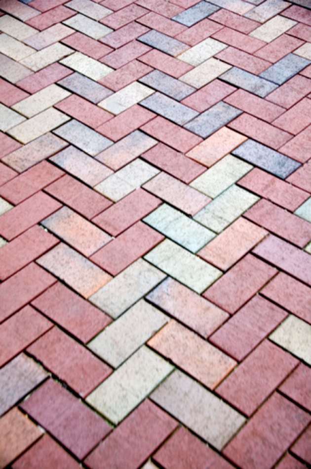 How To Lay A Herringbone Paver Pattern Without Any Cuts Hunker 2809