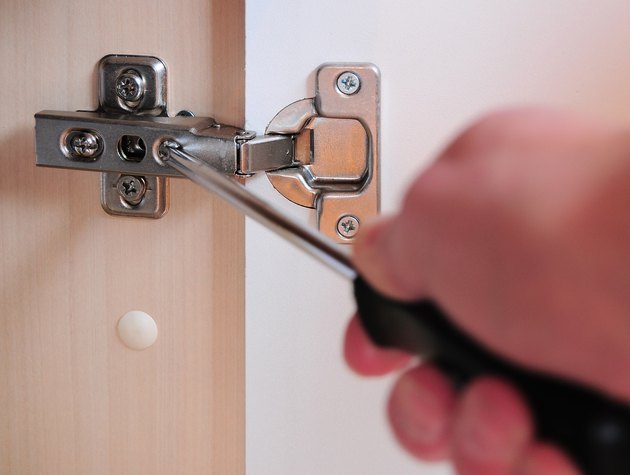 Fixing door hinge