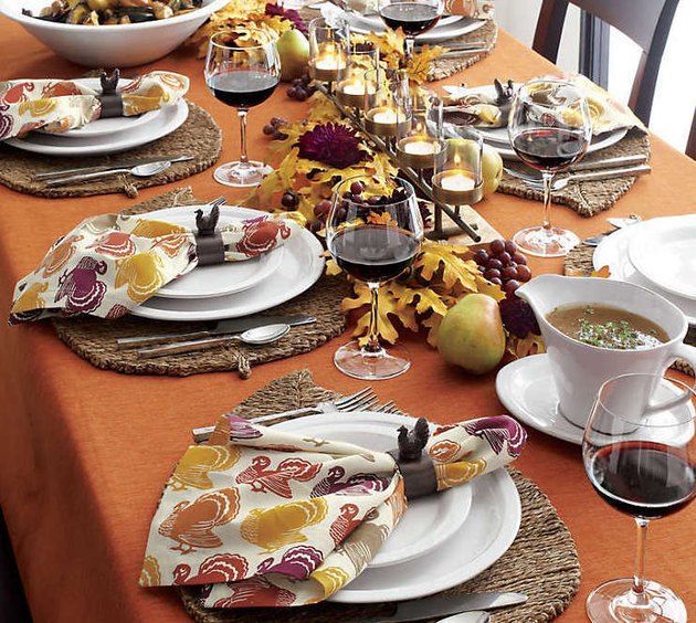 15 Thanksgiving Linen Ideas to Dress Up Your Table | Hunker