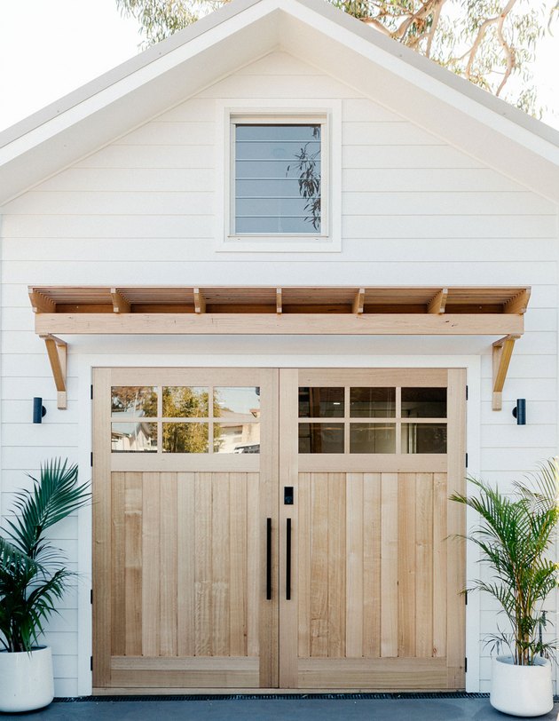 Farmhouse Garage Door Ideas - Design Talk