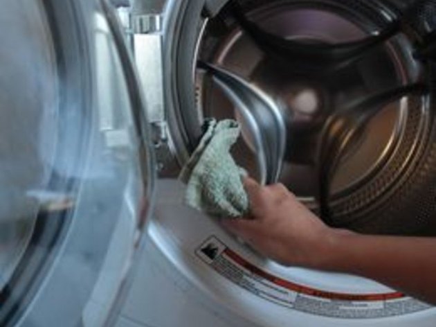 how-to-clean-a-front-loading-washing-machine-with-vinegar-hunker