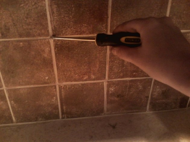 How to Sponge Paint a Tile Backsplash | Hunker