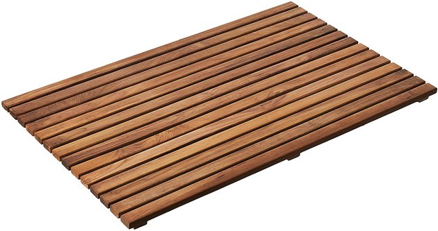We cannot recommend this mat highly enough. The bestselling product is an ideal size. Plus, the borderless design and narrow slats create a super sleek aesthetic.