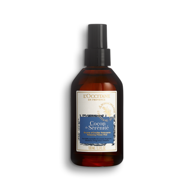 Our Aromachologie collection combines essential oils with natural scents for moments of well-being. Featuring 100% natural scent, this Cocon de Sérénité Relaxing Pillow Mist can be sprayed in your bedroom and on your pillow to create a calming atmosphere that helps promote a sense of relaxation and well-being.