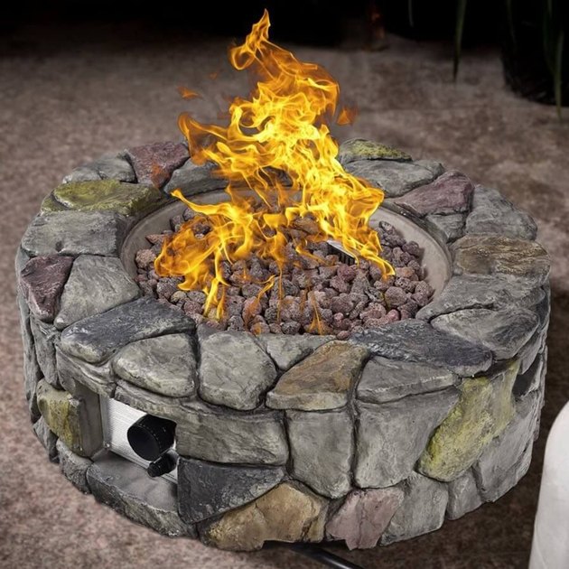 Warm & Clean Burning: This gas fire pit table can output up to 40,000BTU of heat to meet your outdoor temperature requirements. Besides, the safe lava rocks are covered around the burner, which can make the flame more uniform and keep warm for a longer time. More, in order to protect the environment, our clean burning propane flame will not produce any ash or smoke.