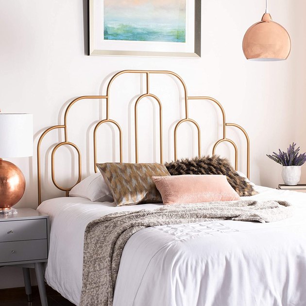 Elevate your space with this gorgeous metal headboard. Designed with smooth curves and crafted with durable metal, it’s a must for stylish bedrooms.