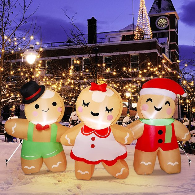 These cute gingerbread people are the perfect low-set inflatable — they're less than three feet tall.