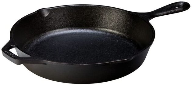 Use this versatile skillet to sear, sauté, bake, broil, braise, fry, or grill — in the oven, on the stove, on the grill, or over a campfire. This super solid pan has ultimate heat retention and distribution. It also makes for amazing flavor: The more you use it, the better the seasoning.