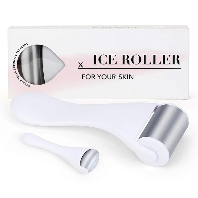 Enjoy two ice rollers specifically made for different parts of the face. The smaller one is the perfect size and shape for the eye socket. Either keep the ice rollers in the fridge all the time, or freeze them for 10-15 minutes before each use.