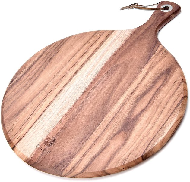 This pick is perfect for making pizza, cutting ingredients, and serving treats. Made with acacia wood with smoothed edges, it’s stylish and can also make a great gift.