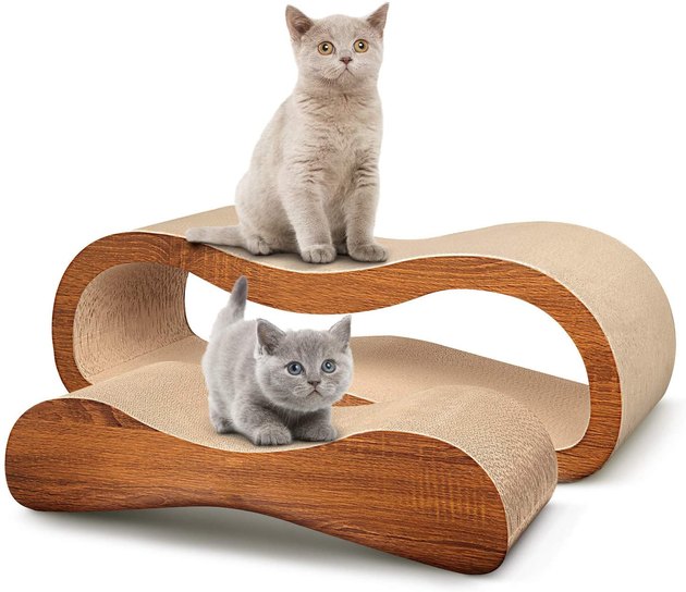 Whether your cat wants to rest or play, this cardboard cat scratcher has them covered. It has a curved design so it can be used as a bed or it can simply be used as a scratching pad.
