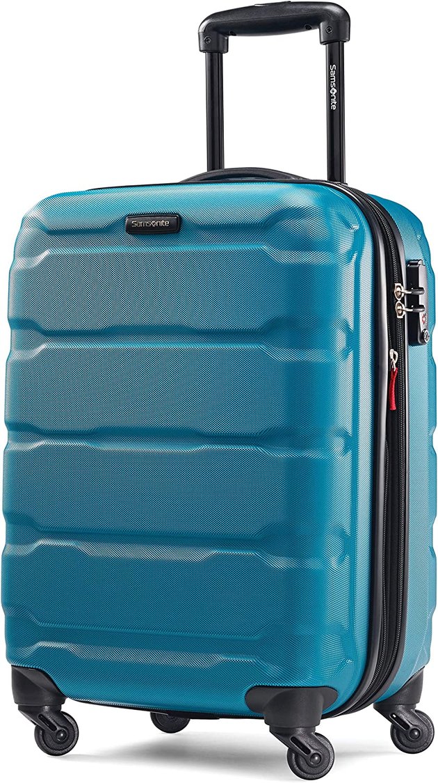 Travel confidently with this lightweight, carry-on 20-inch hard case. Multi-directional oversized wheels and expandability will ensure smooth and reliable globetrotting!