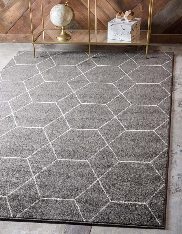 Looking for an easy-to-clean, modern design? This pick from Unique Loom is for you. This low-maintenance rug is stain-resistant and stylish, with a stunning geometric pattern.