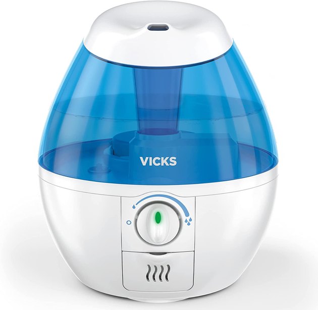 Help temporarily relieve cold and flu symptoms or allergies with the Vicks Mini Filter-Free Cool Mist Humidifier. With a 1.9-liter tank (and paired with Vicks VapoPads), it can provide up to 20 hours of soothing cool mist.