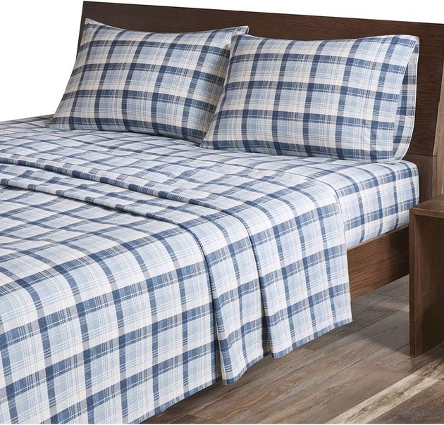 Here's a flannel sheet set that'll keep you cozy all year round.