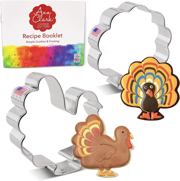 Get into the holiday spirit with these two turkey cookie cutters. They'll be the highlight of any Thanksgiving dessert.