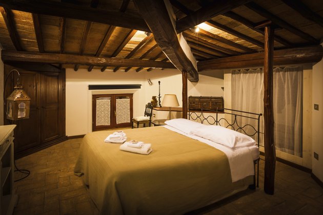 Tuscan Vintage B&B Room