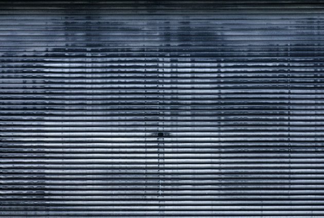 grungy garagedoor (duotone)