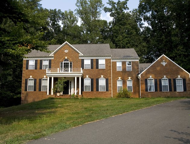 Modern Luxury Home in Suburbia