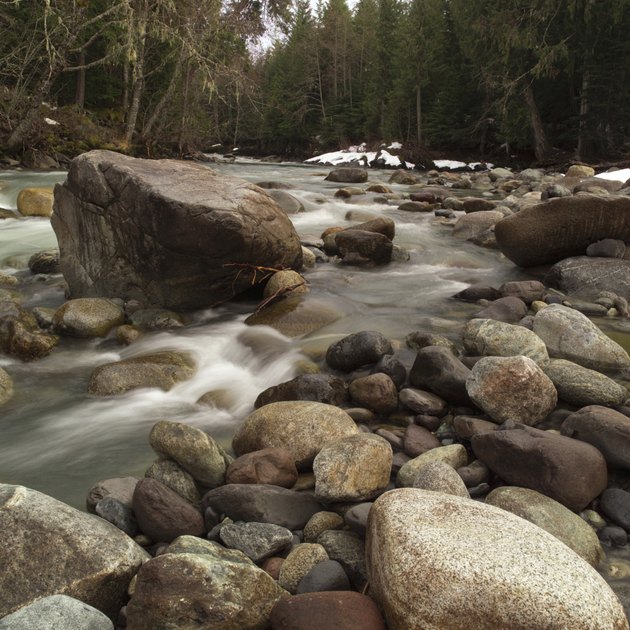 how-to-build-a-river-rock-wall-with-mortar-hunker