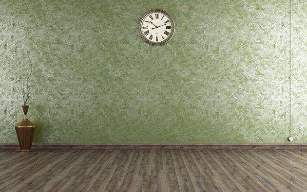 Vintage room with Venetian plaster