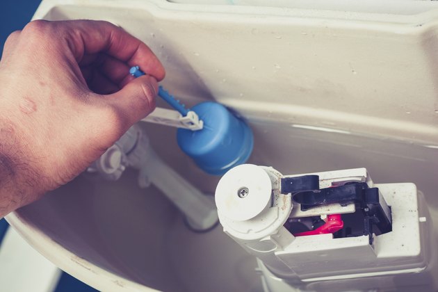 Hand fixing toilet