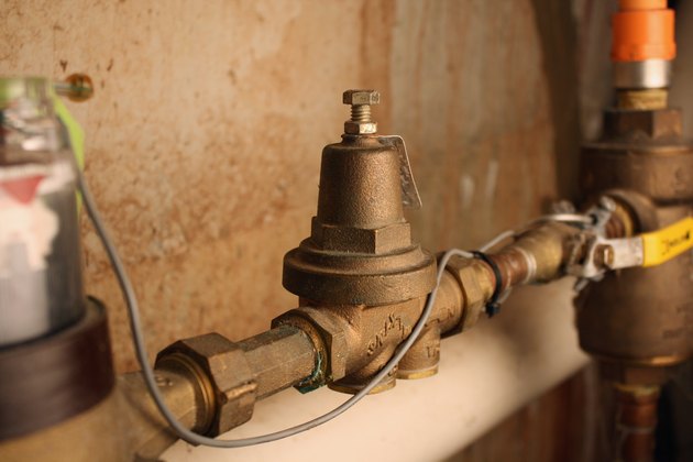 how-to-adjust-a-home-water-pressure-regulator-hunker