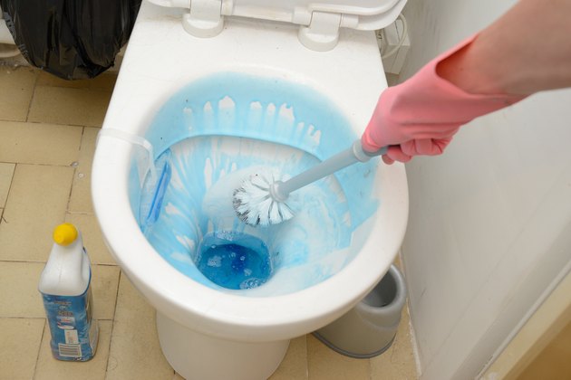 How to Remove Urine Smell From a Bathroom | Hunker