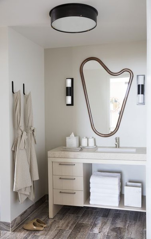 12 Classy Midcentury Modern Bathroom Ideas | Hunker