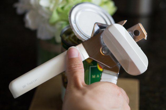 How To Use A Pampered Chef Can Opener Hunker   80b0ab3b 0aca 4159 A26b D1d9e474705a 