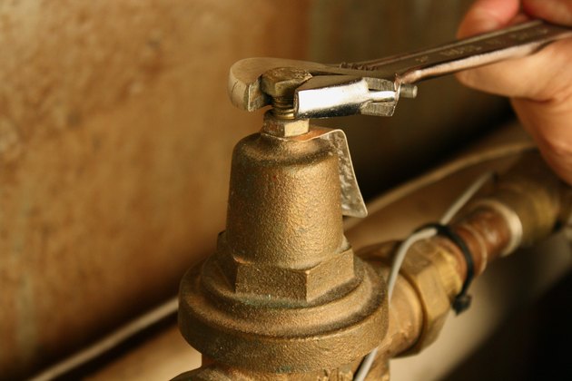 how-to-adjust-a-home-water-pressure-regulator-hunker