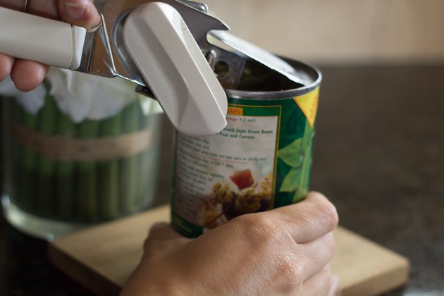 How To Use A Pampered Chef Can Opener Hunker   B4bfec4d 61d8 44b7 9def 7d66488f0a95 