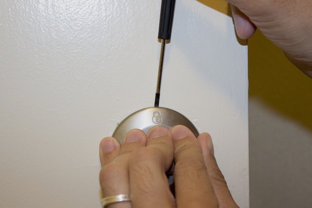 screws deadbolt remove lock without inside