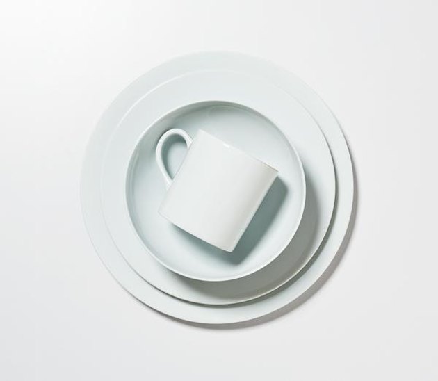 modern minimalist dinnerware