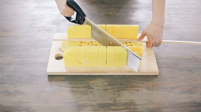Cutting dowels with miter saw