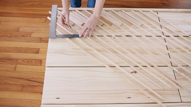 Marking where to cut dowels