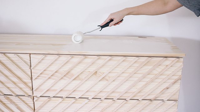 Priming the dresser