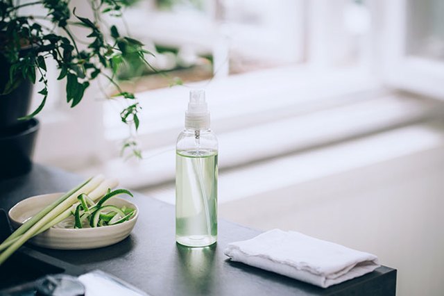 Do Everyday Cleaning With This DIY Lemongrass All-Natural Spray Cleaner