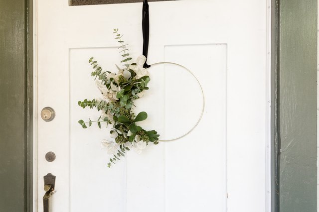 DIY Gold Hoop Wreath