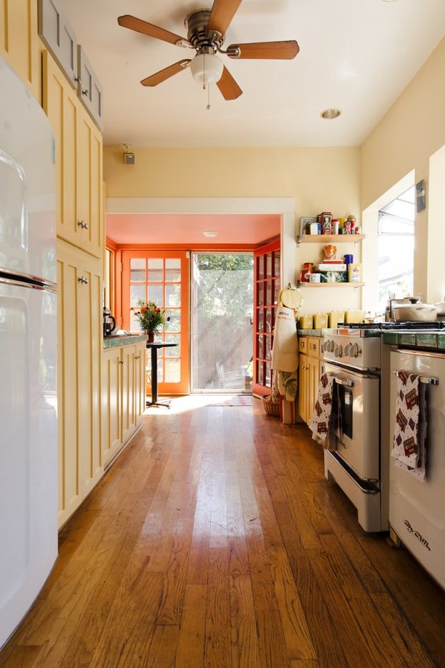 peek-inside-these-are-the-major-elements-of-a-craftsman-home-hunker