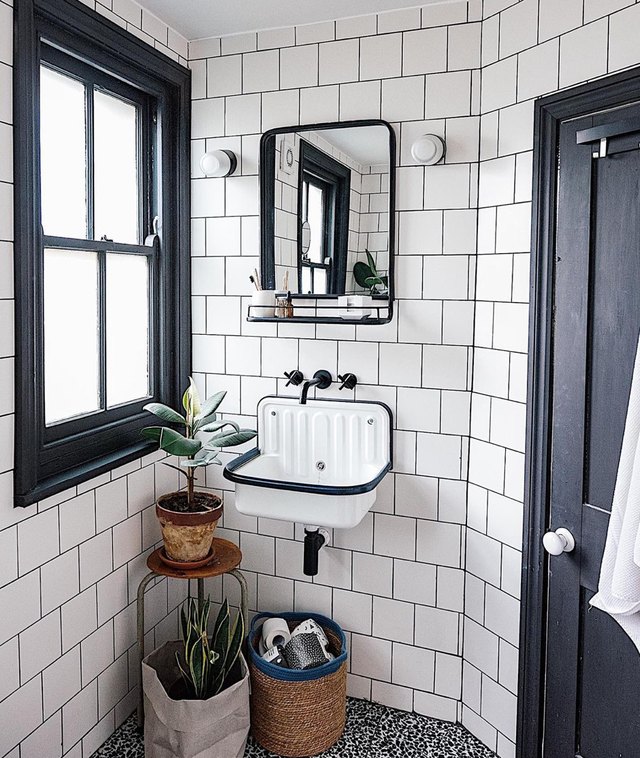 7 Small Industrial Bathroom Ideas That Will Work for a Spacious en ...