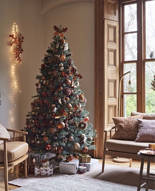 This Is the Year for a Fall-Themed Christmas Tree | Hunker