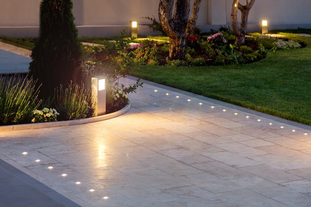 How To Test Low Voltage Lights Hunker, How To Remove Landscape Lights