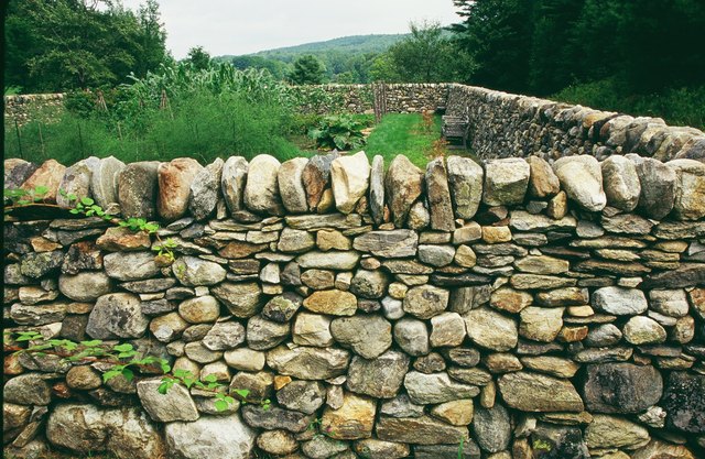 How to Build a Dry Stone Wall | Hunker