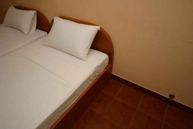 do platform beds take regular mattresses