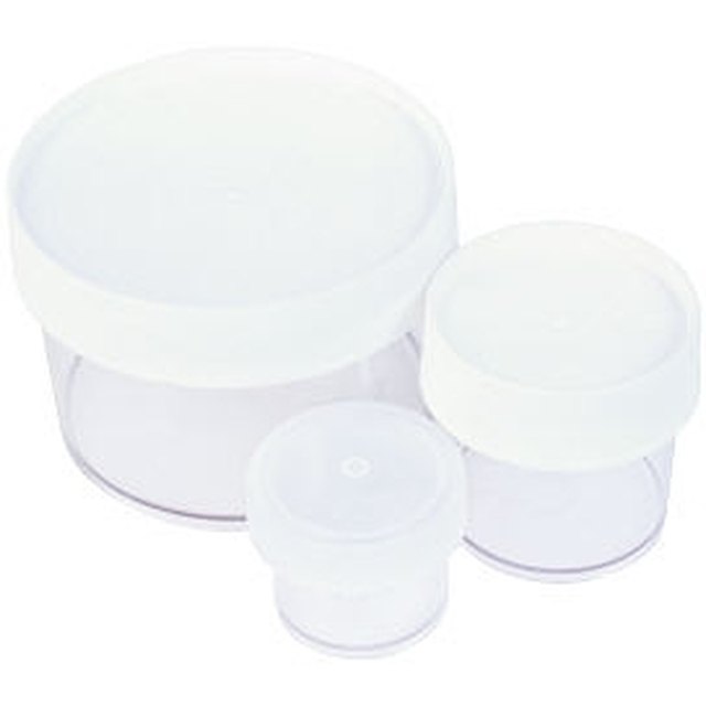 https://img.hunkercdn.com/640/cpie/images/a04/9o/mo/deodorize-smelly-plastic-food-containers-800x800.jpg