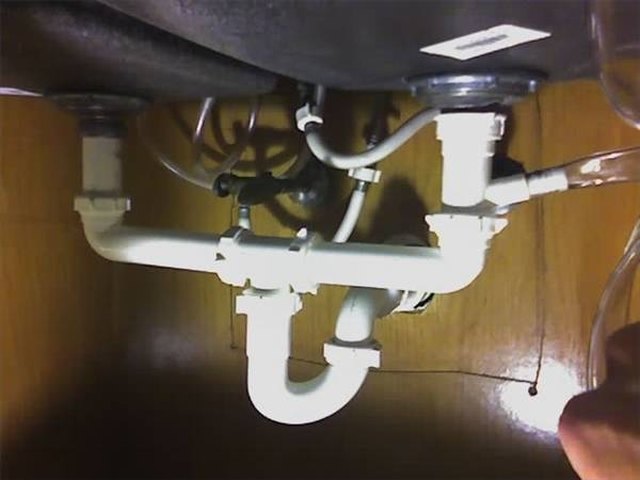 plumb a kitchen sink